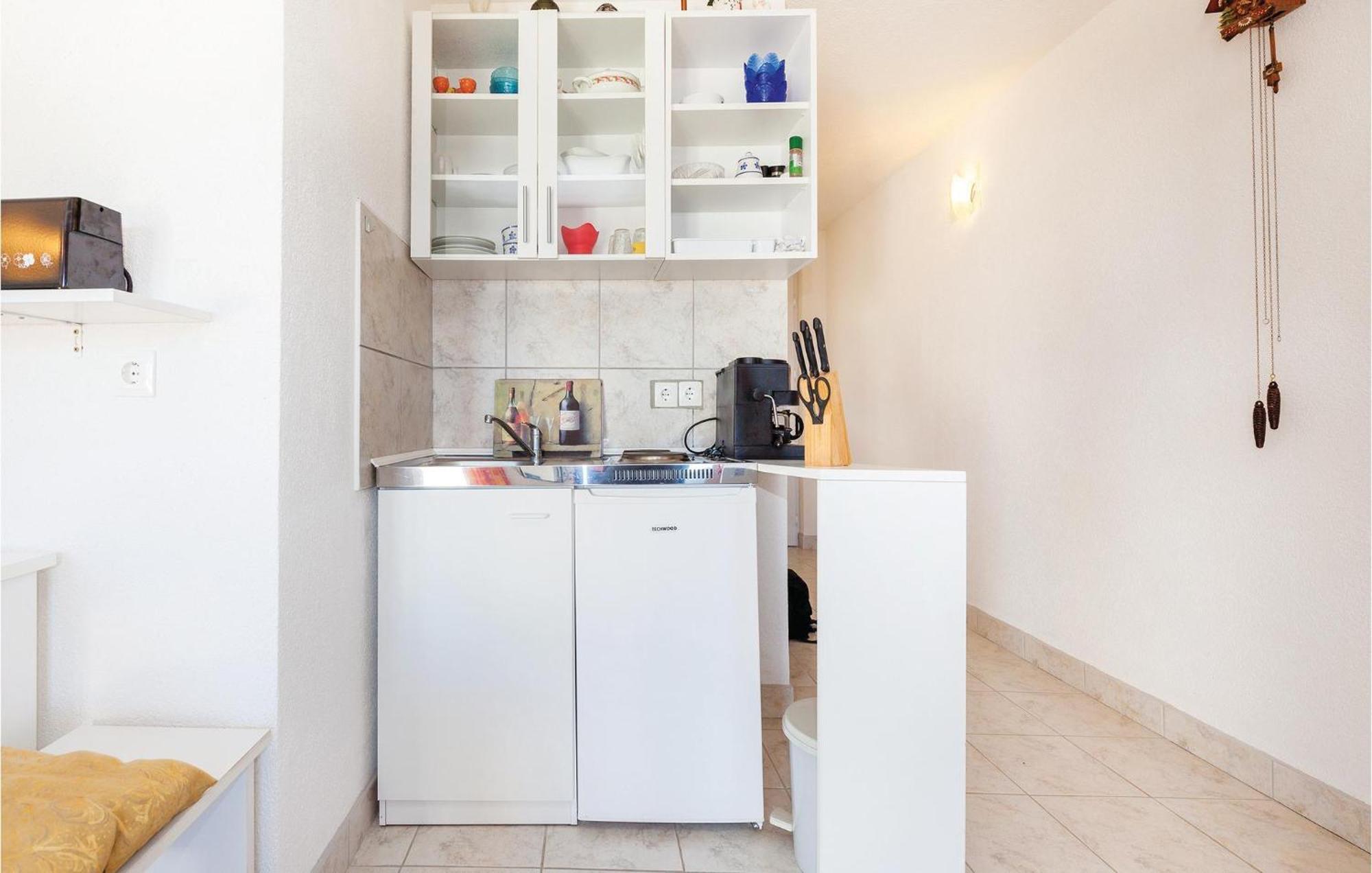 Gorgeous Apartment In Klenovica With Kitchen Экстерьер фото
